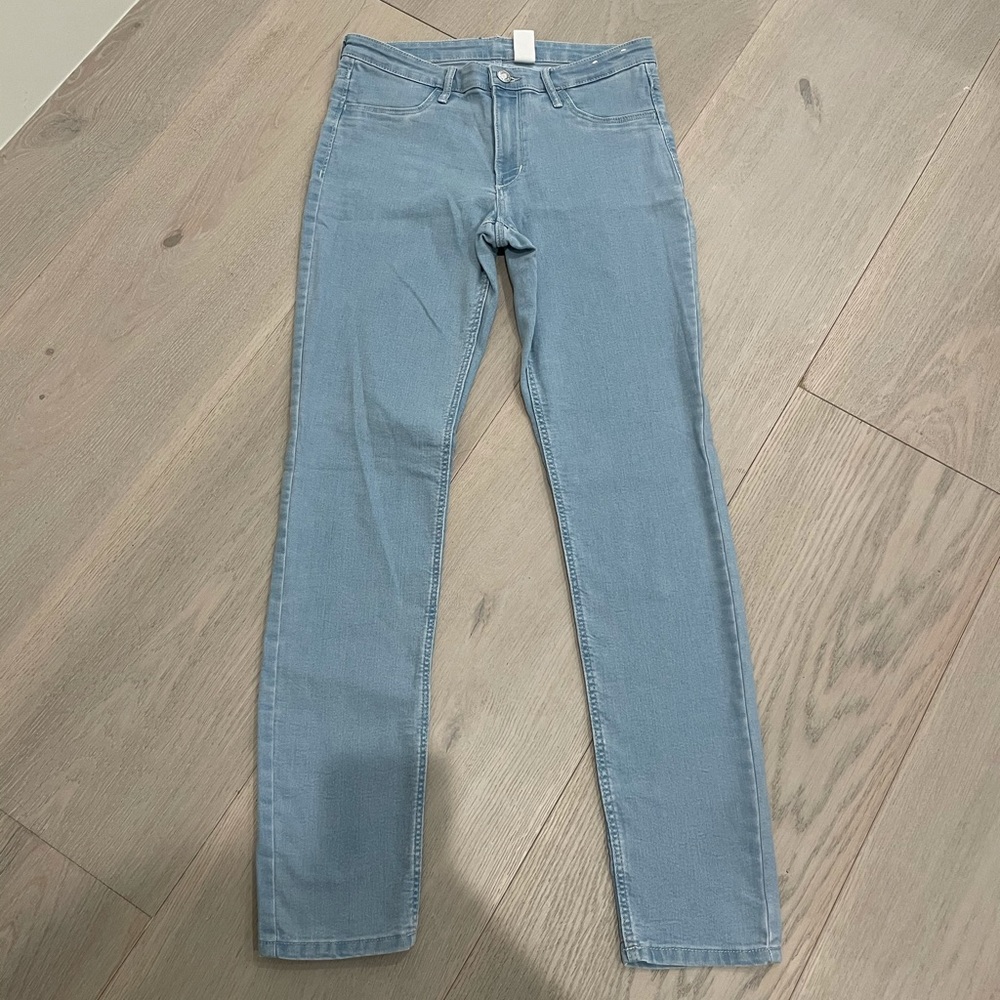 A simple blue Jean